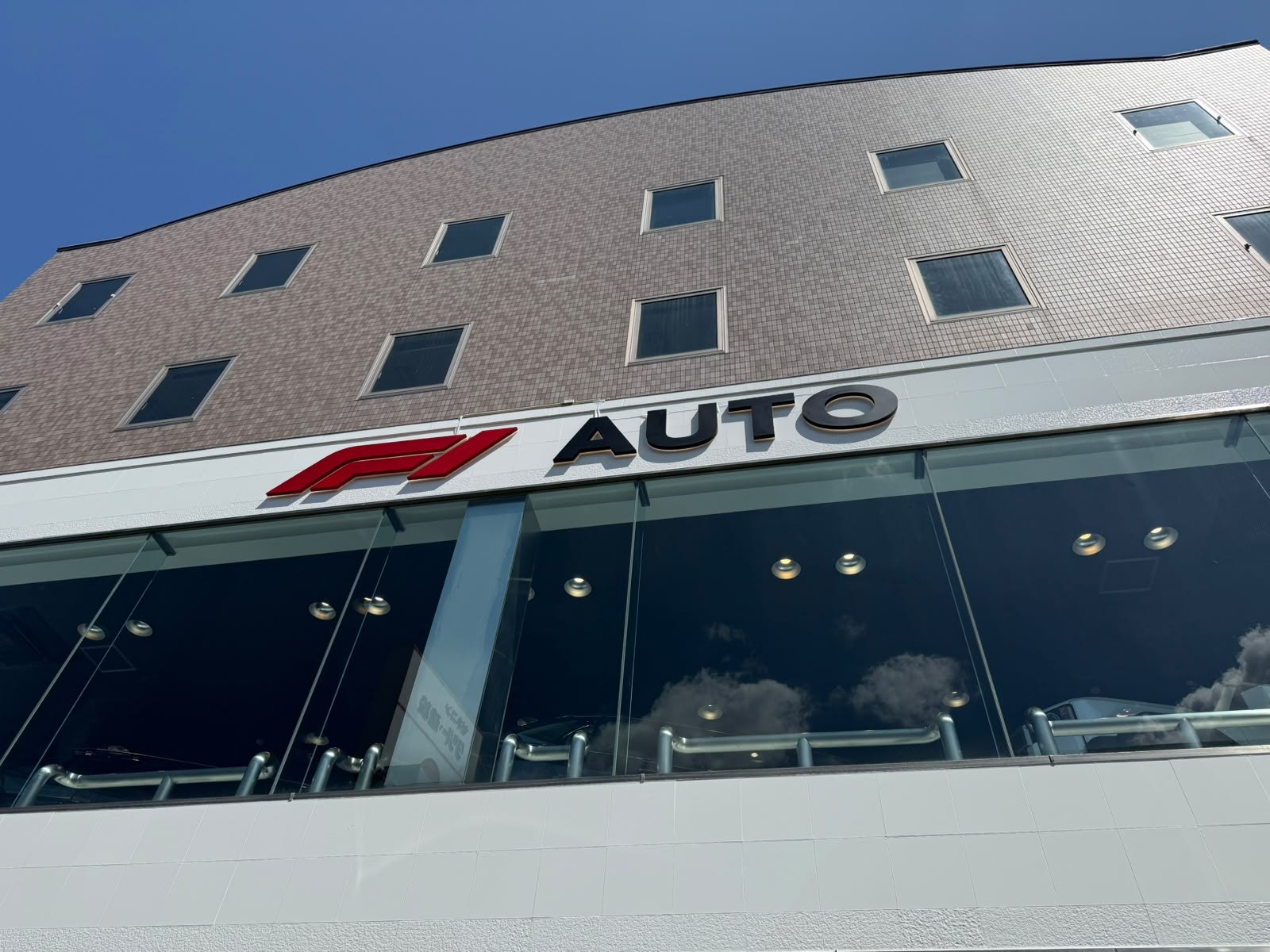 F1AUTO 来店相談イメージ